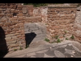 08511 ostia - regio v - insula iii - caseggiato dei lottatori (v,iii,1) (haus der ringer) - ostseite - mitte - bli ri norden.jpg